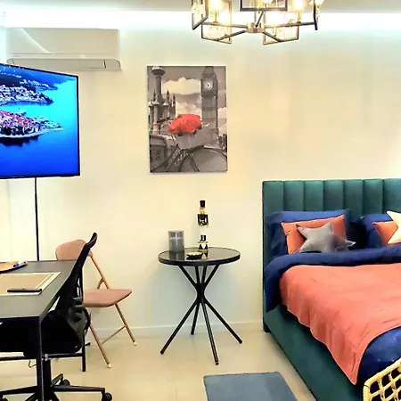 Apart-terrace On Baker Street Apartment