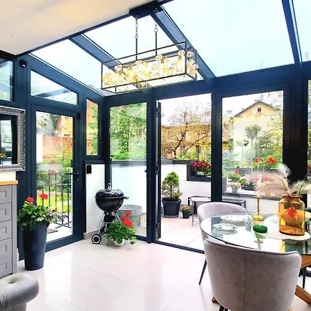 Apart-terrace On Baker Street Apartment *