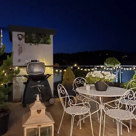 Apart-terrace On Baker Street