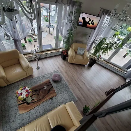 Apart-terrace On Baker Street