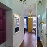 Apart-terrace On Baker Street Apartment
