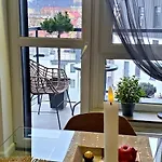 Apart-terrace On Baker Street *