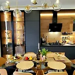 Apart-terrace On Baker Street Apartment *