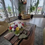 Apart-terrace On Baker Street Apartment