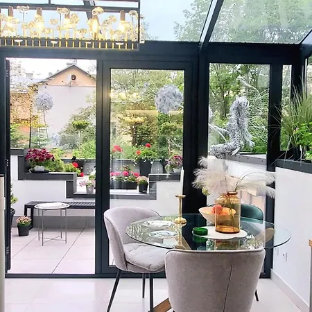 Apart-terrace On Baker Street