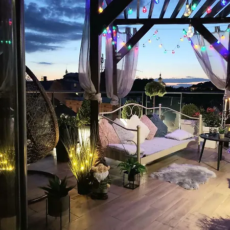 Apart-terrace On Baker Street דירה *