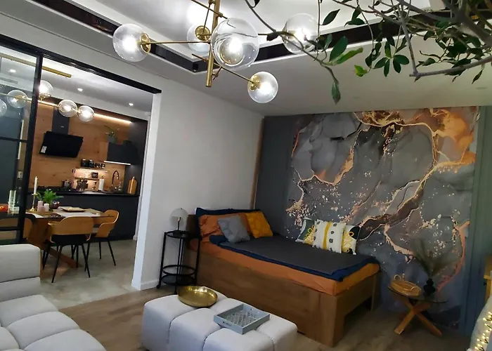 Apart-terrace On Baker Street