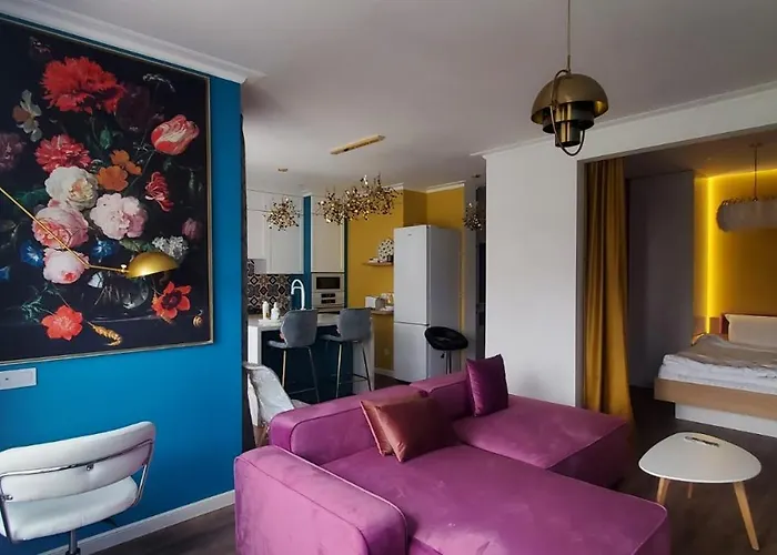 Apart-terrace On Baker Street *